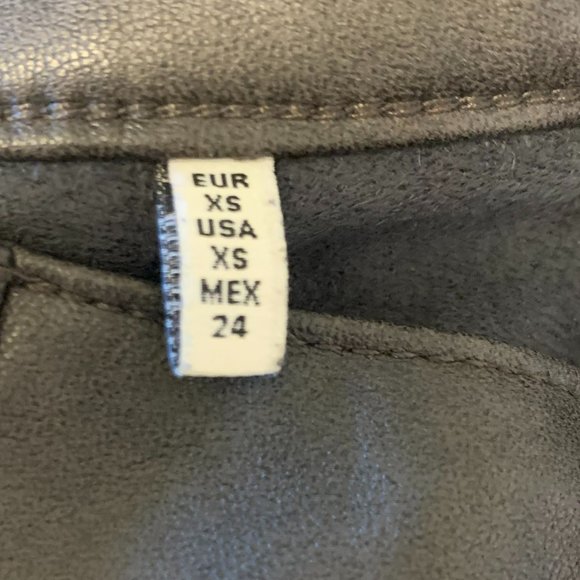 Zara 'leather' pants - Picture 4 of 7